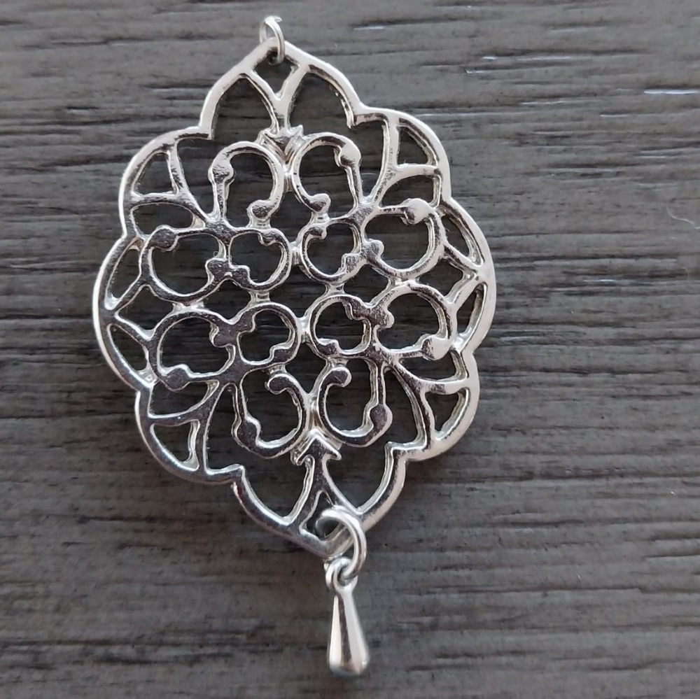 ✨️3 For $15✨ Silver Swirl Drop Pendant DYT T2